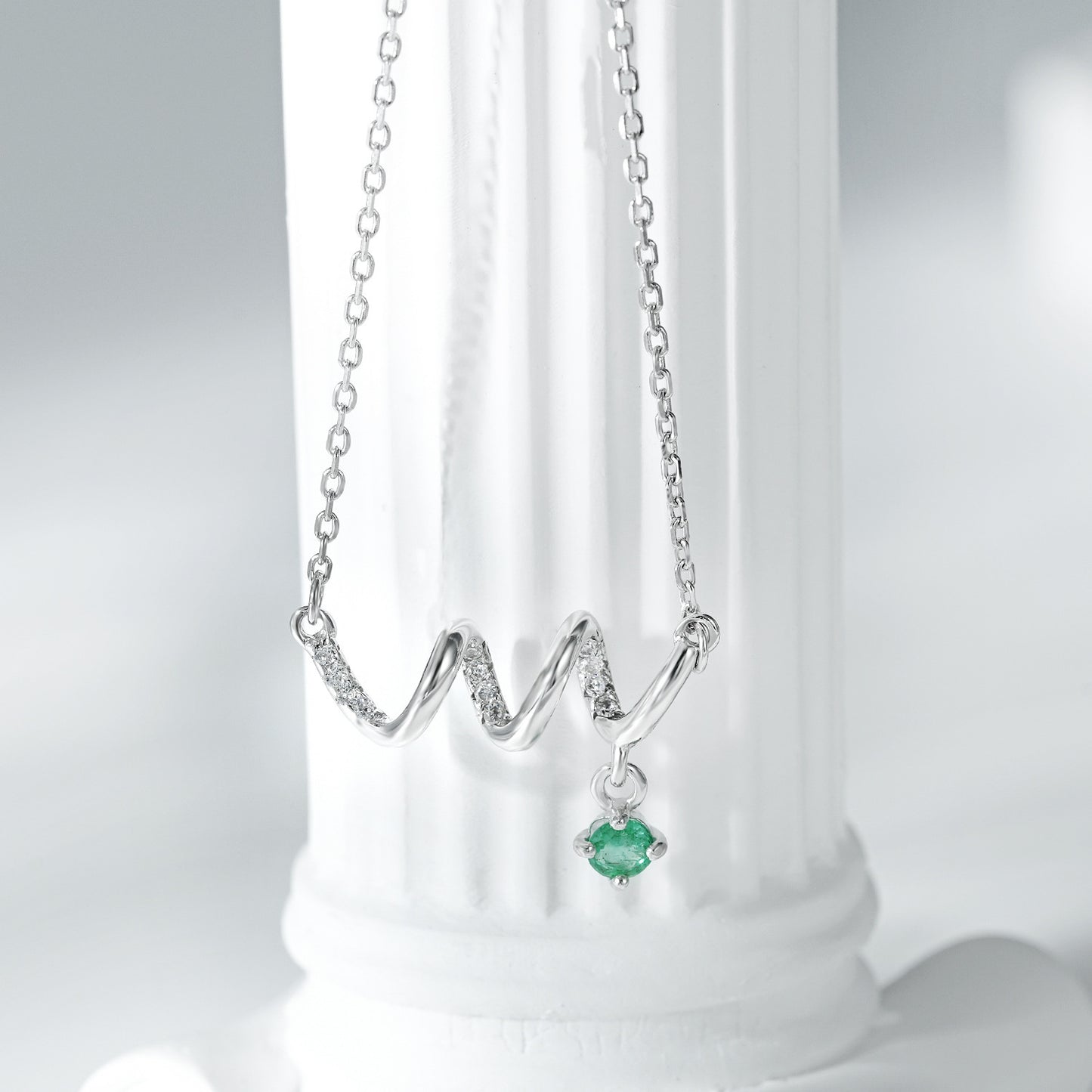 Fashion ECG Necklace Versatile Women's Jewelry Simple S925 Silver Set Emerald Pendant Collar Chain