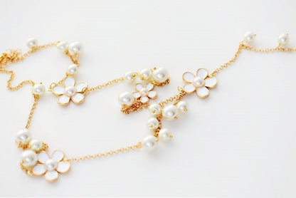 Flower Five Petal Pearl Sweater Chain