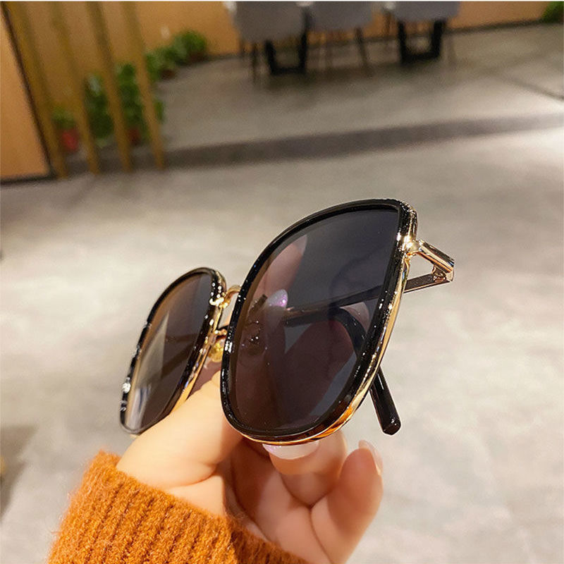 Women's Fashion Retro UV Protection Sunglasses