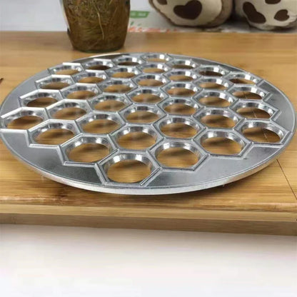 Pelmeni dumpling mold